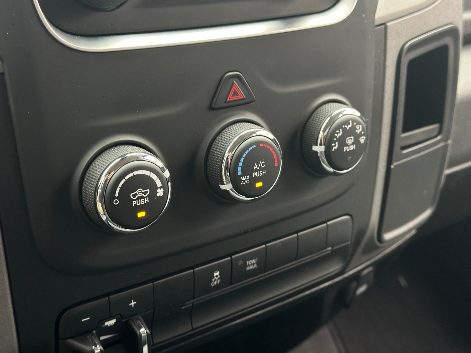 Thumbnail: 2024 RAM 1500 Classic - 4
