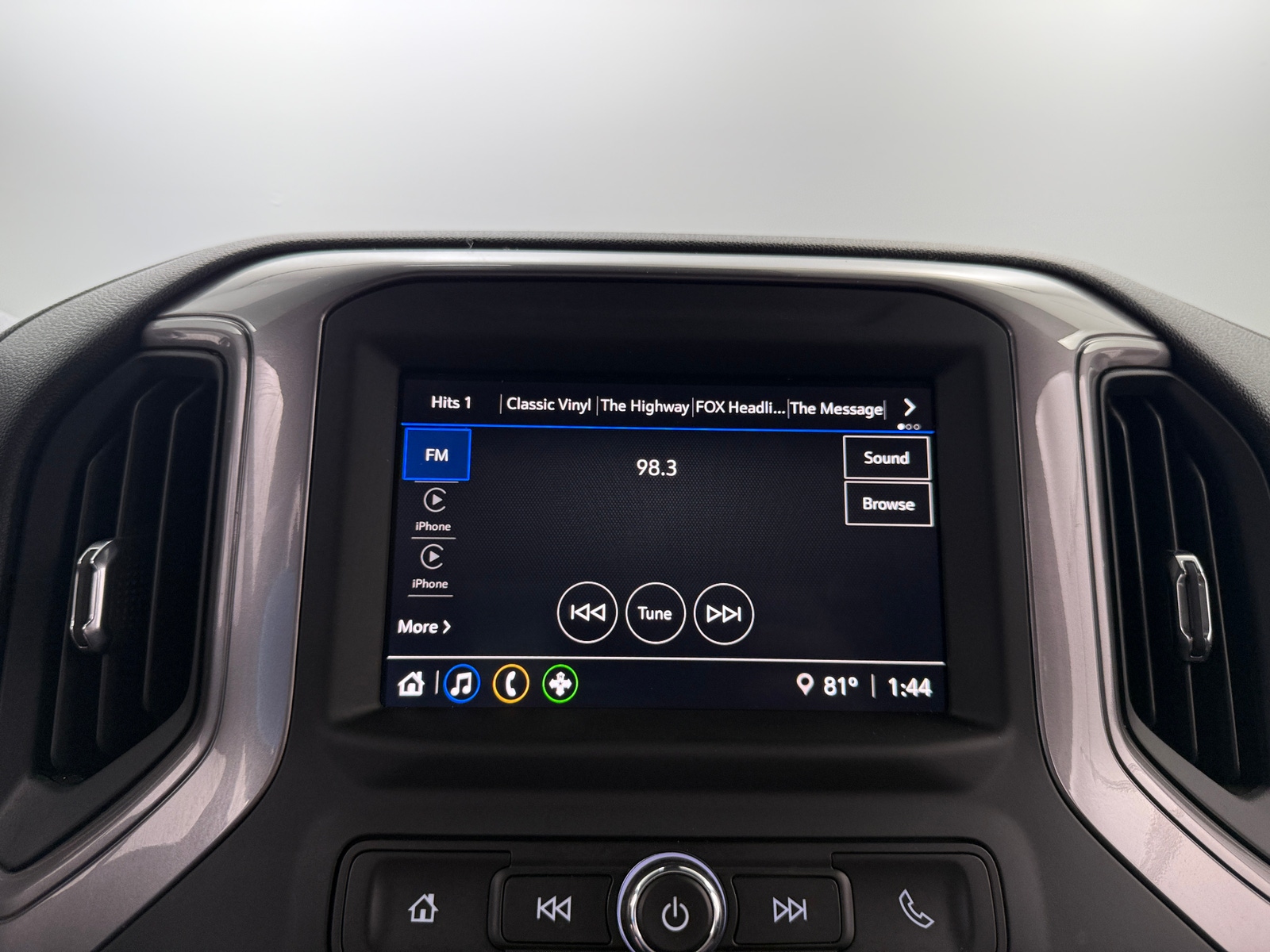 Thumbnail: 2022 Chevrolet Silverado 1500 - 4