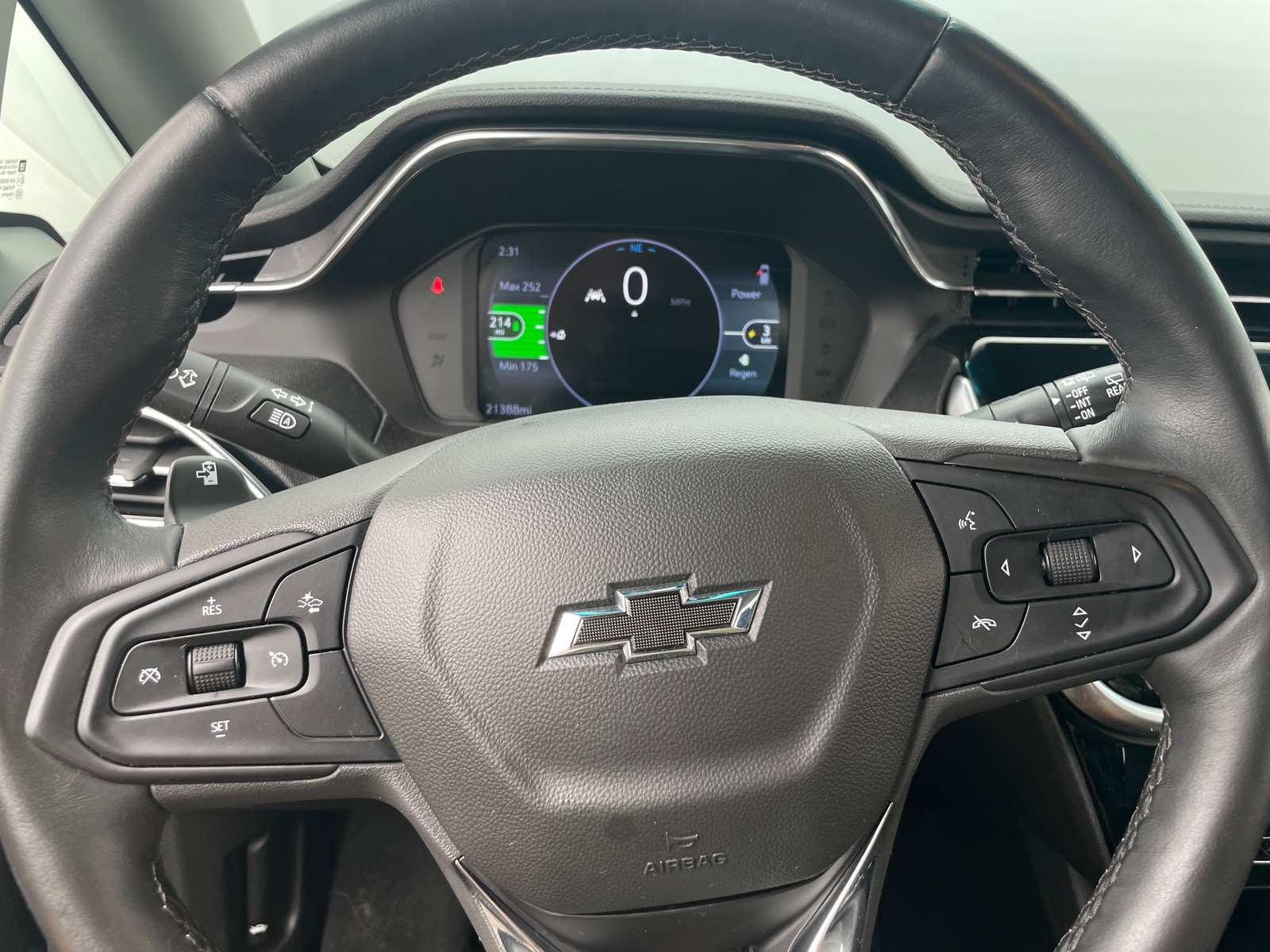 Thumbnail: 2023 Chevrolet Bolt EV - 4