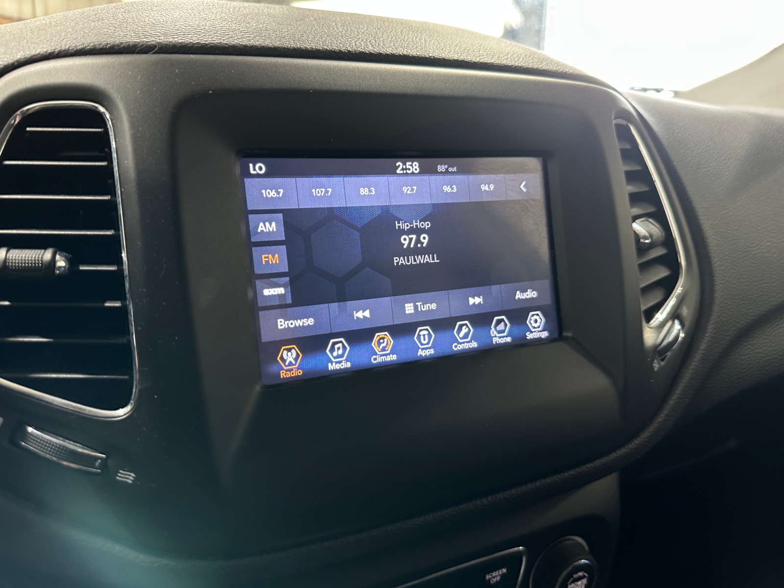 Thumbnail: 2017 Jeep Compass - 4