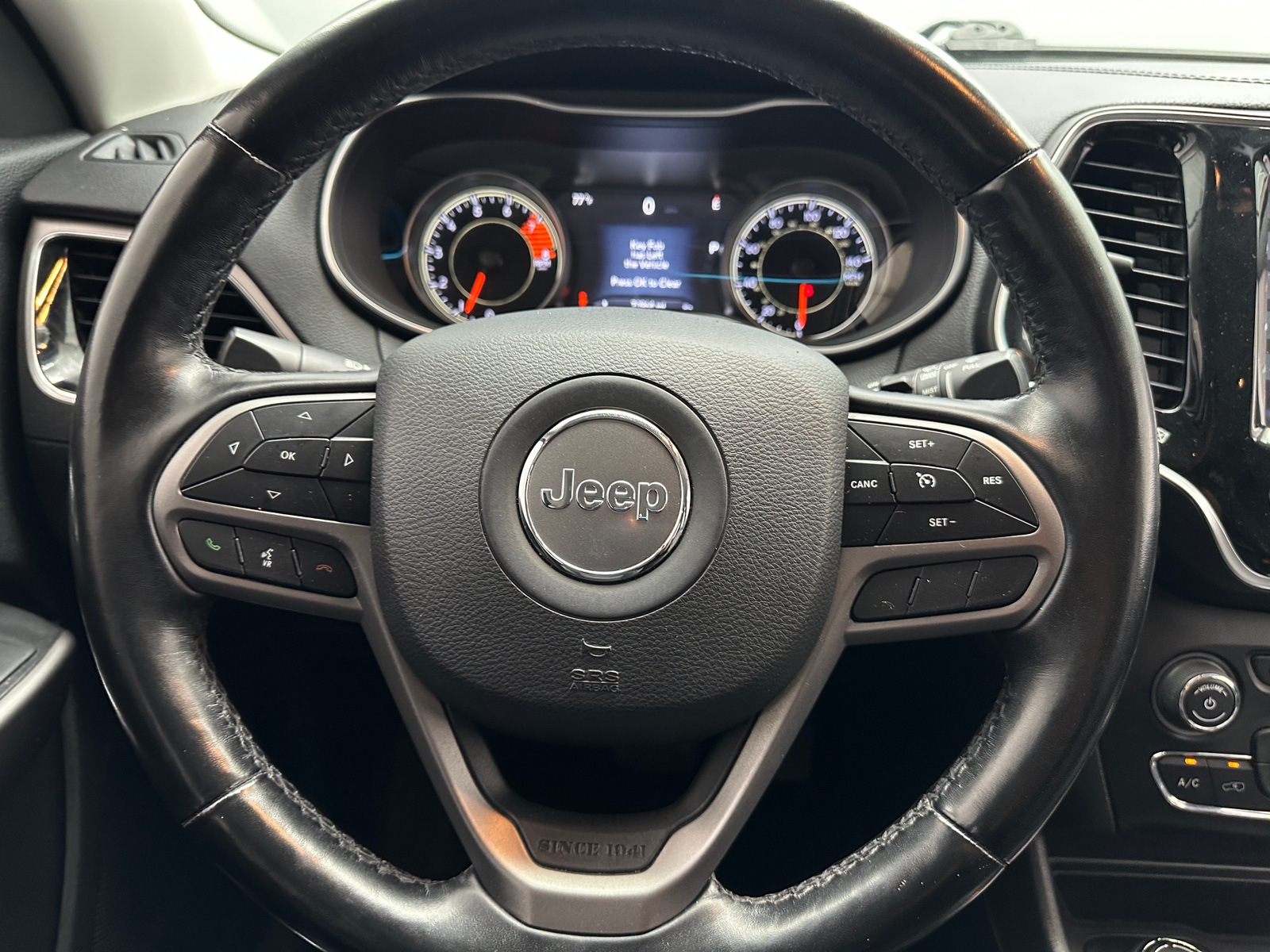 Thumbnail: 2020 Jeep Cherokee - 4