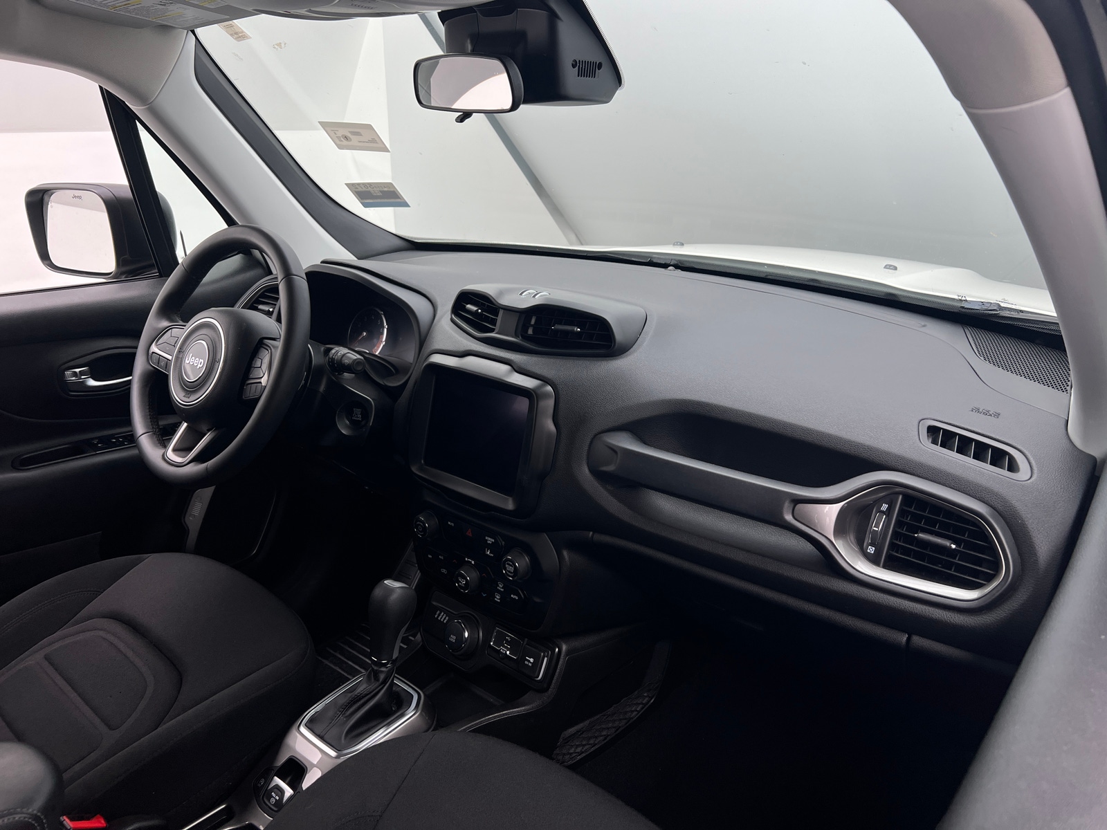 Thumbnail: 2022 Jeep Renegade - 3