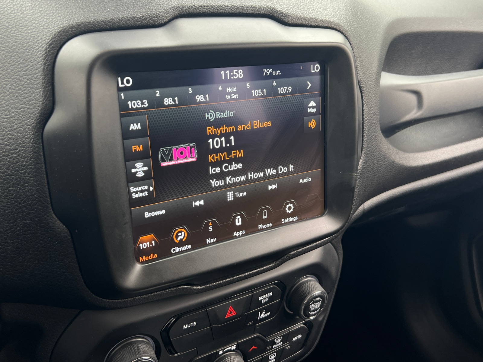 Thumbnail: 2022 Jeep Renegade - 4