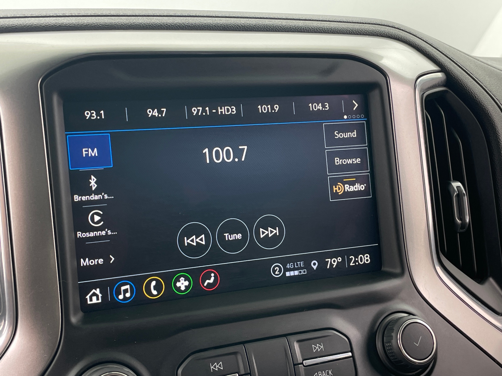 Thumbnail: 2021 Chevrolet Silverado 1500 - 3