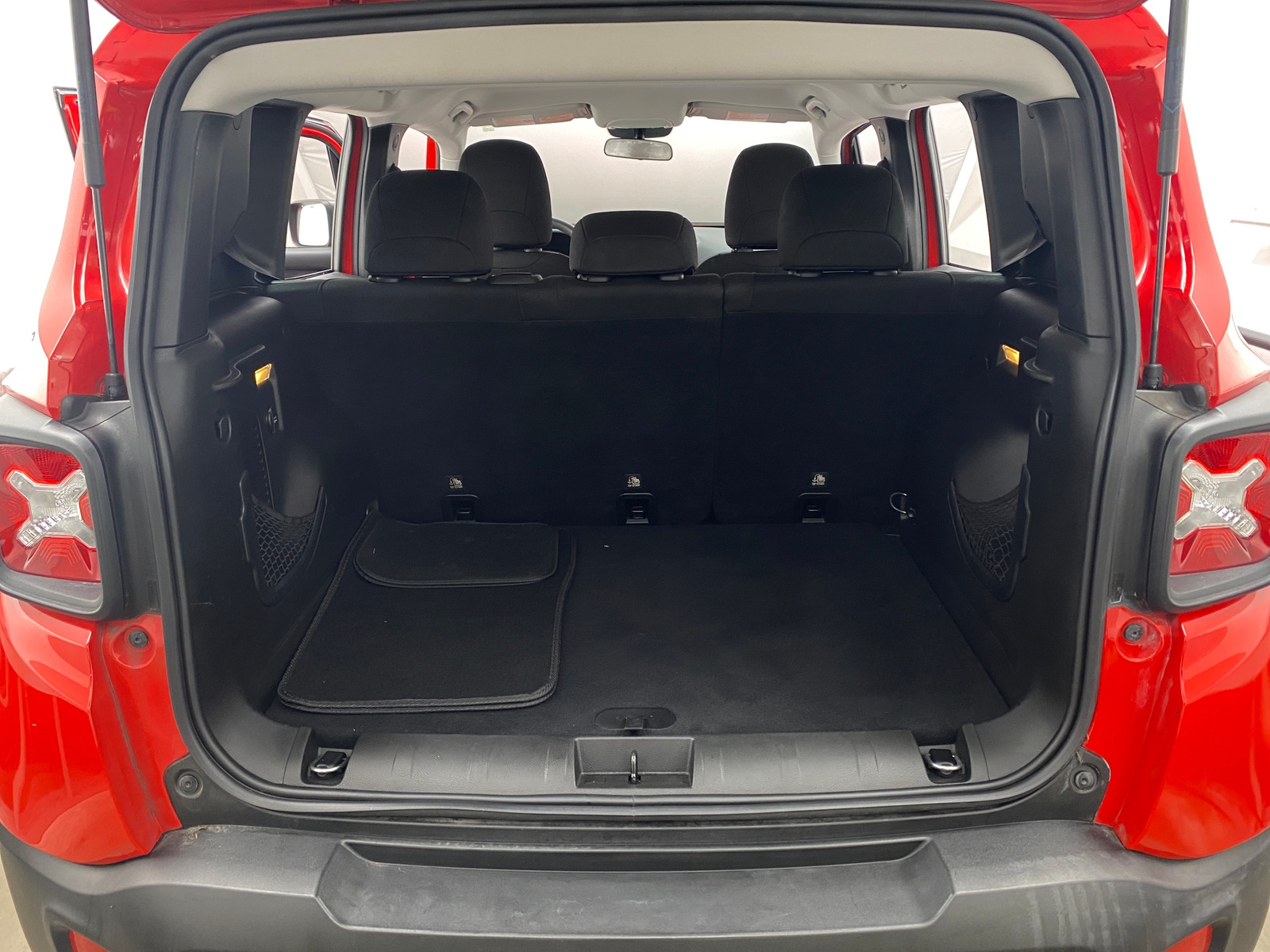 Thumbnail: 2017 Jeep Renegade - 7