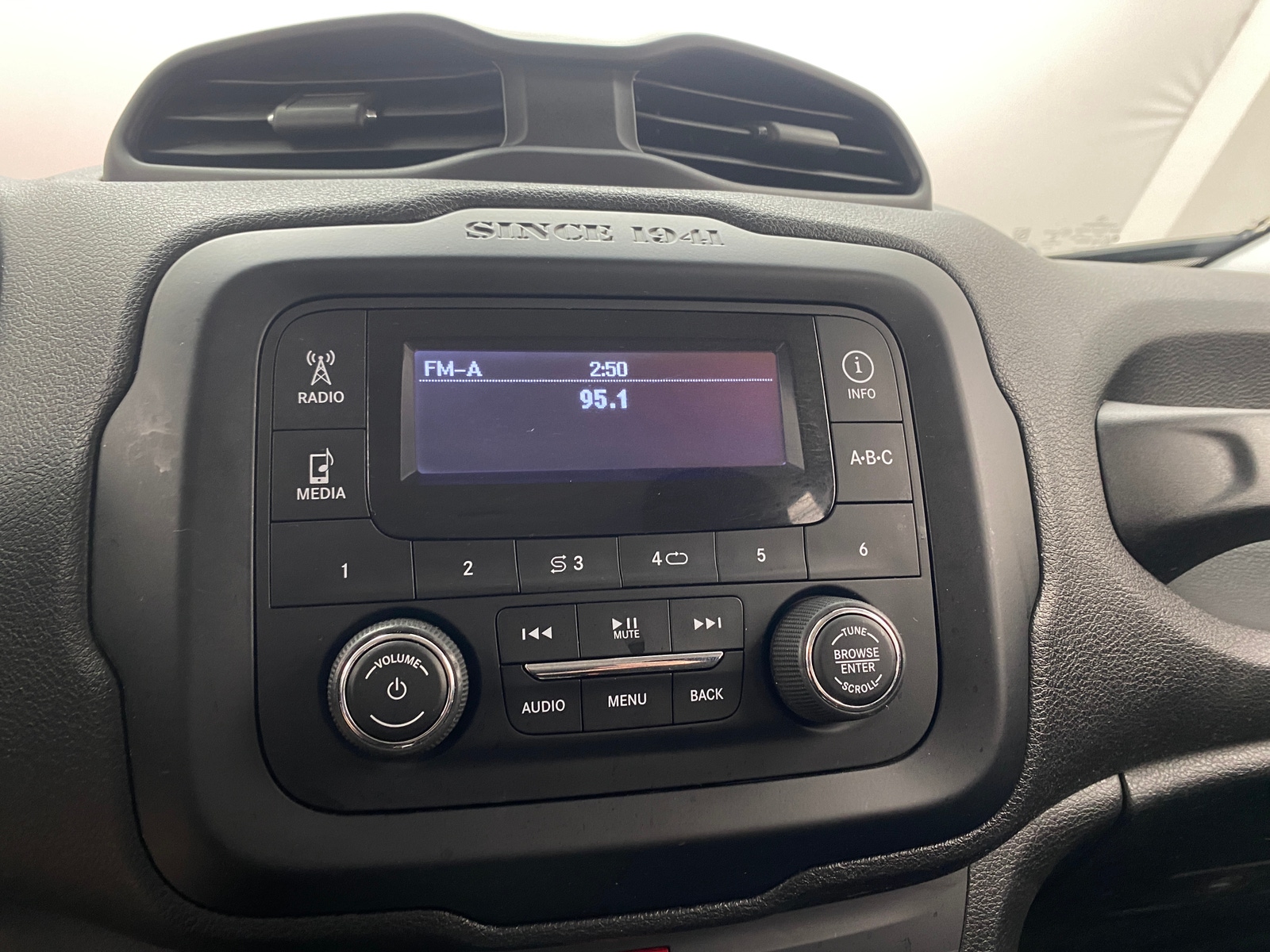 Thumbnail: 2017 Jeep Renegade - 4