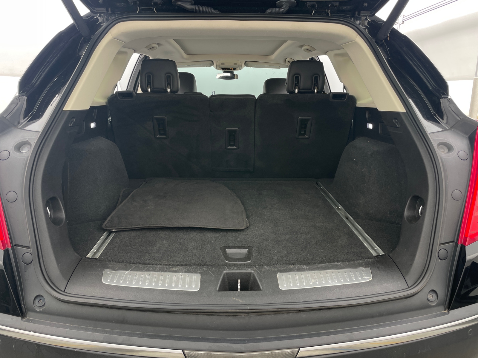 Thumbnail: 2017 Cadillac XT5 - 6