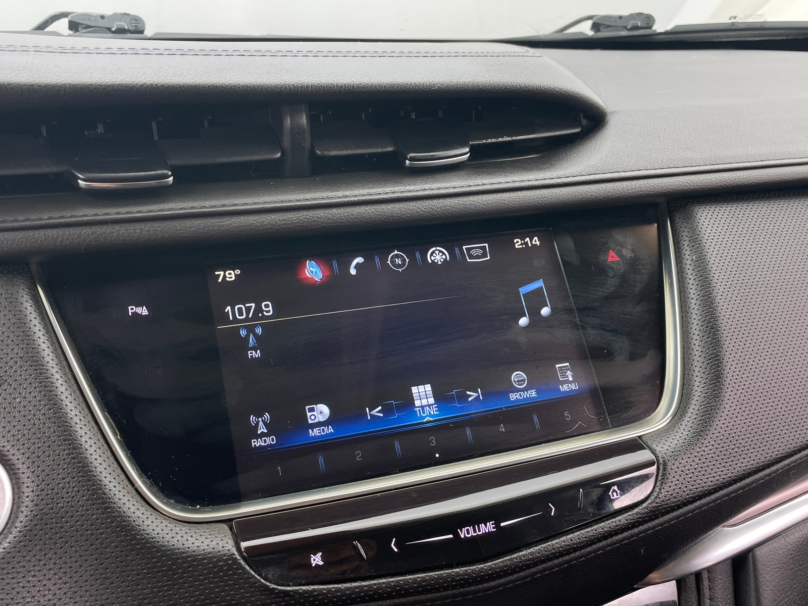 Thumbnail: 2017 Cadillac XT5 - 3