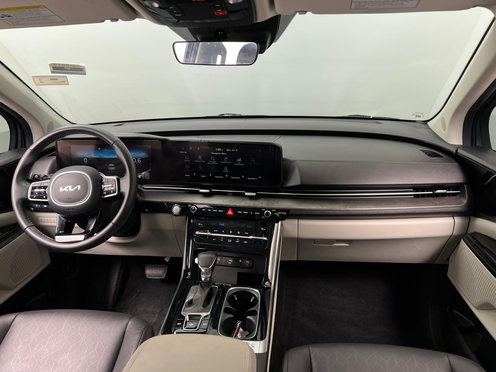 Thumbnail: 2023 Kia Carnival - 2