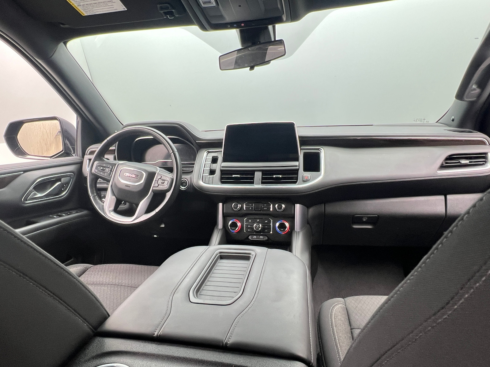 Thumbnail: 2022 GMC Yukon - 3