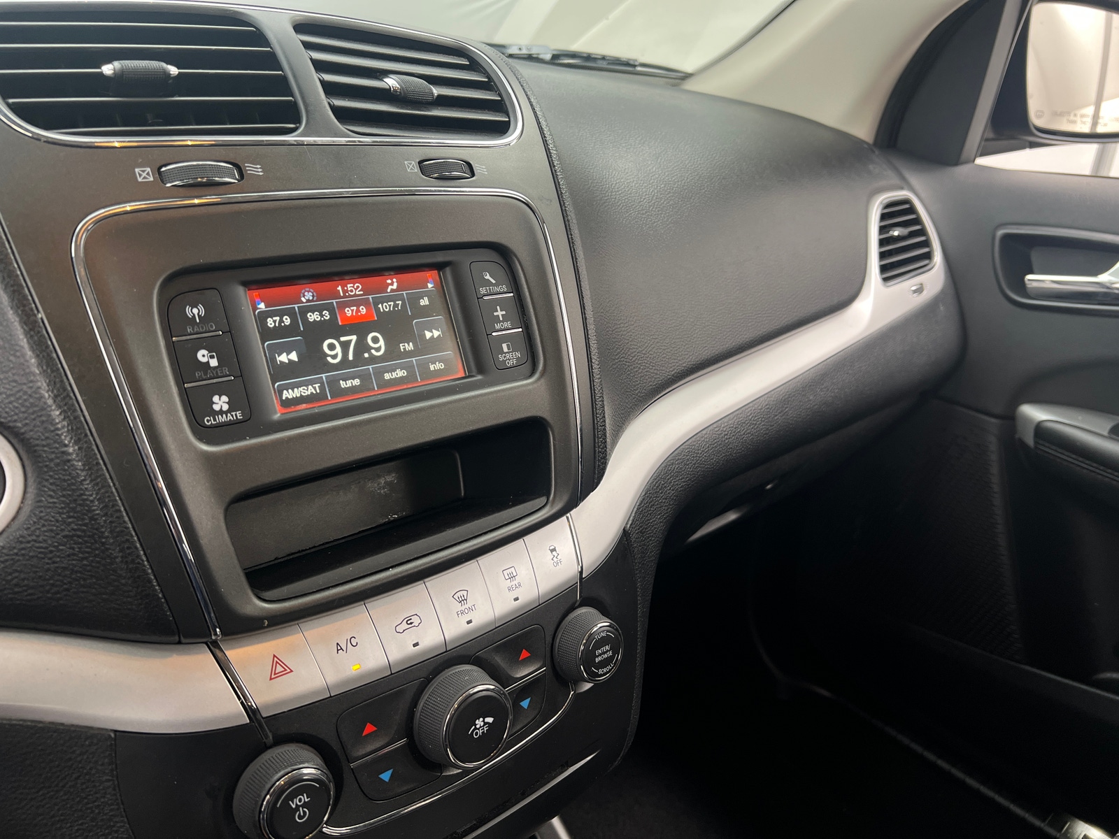 Thumbnail: 2020 Dodge Journey - 4