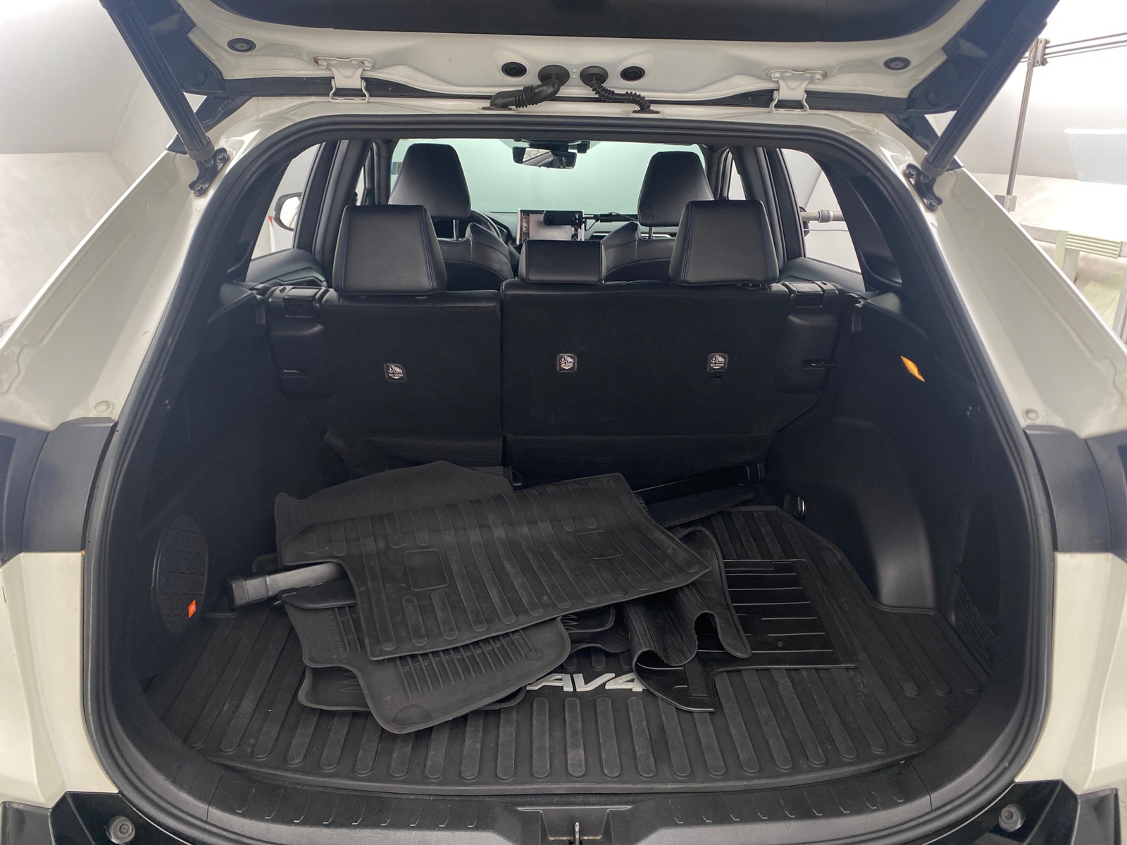 Thumbnail: 2021 Toyota RAV4 - 6