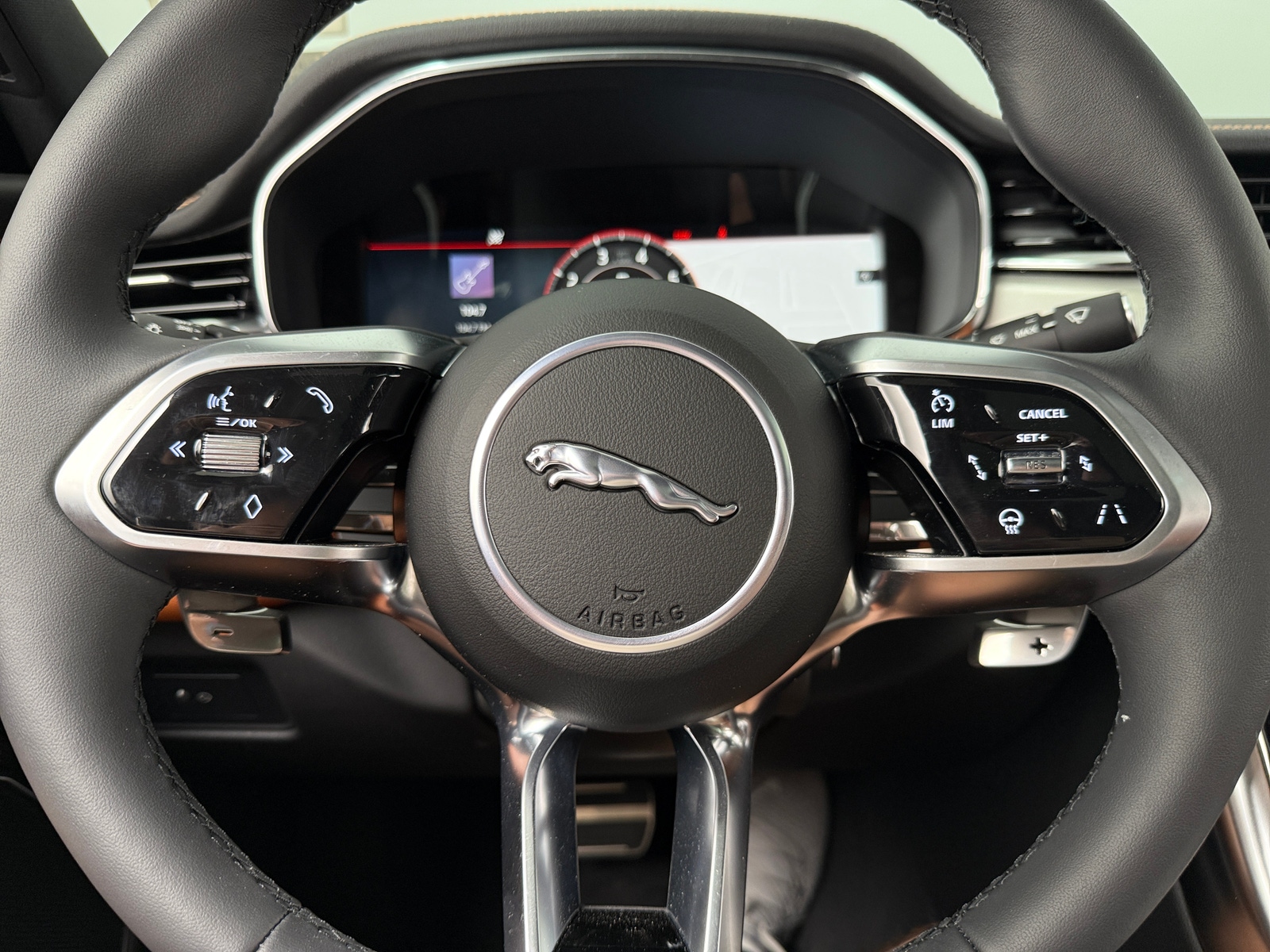 Thumbnail: 2024 Jaguar XF - 4