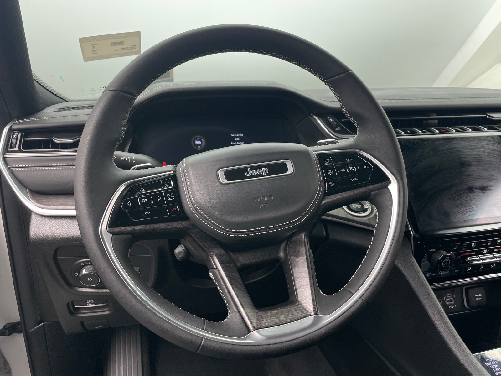 Thumbnail: 2023 Jeep Grand Cherokee - 4