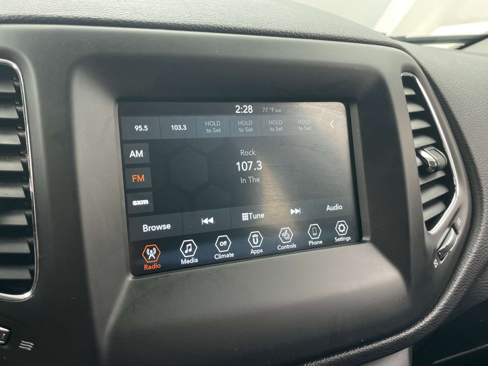Thumbnail: 2020 Jeep Compass - 4
