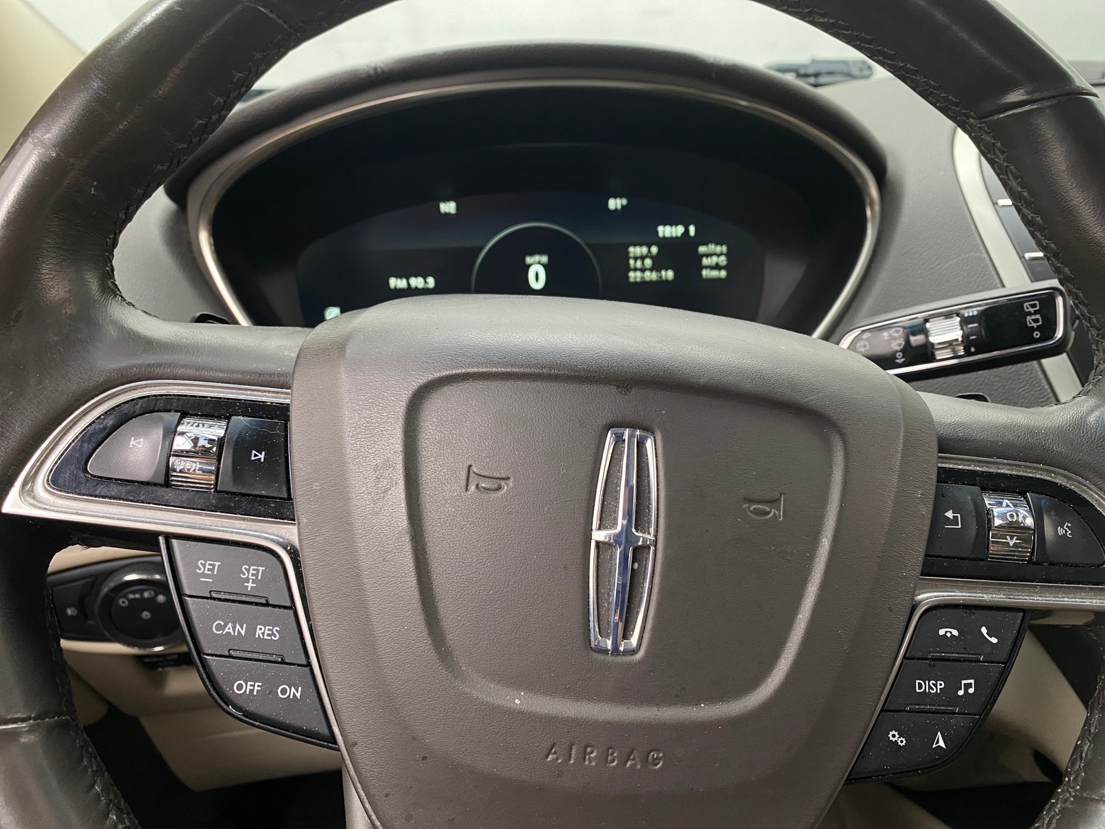 Thumbnail: 2019 Lincoln Nautilus - 4