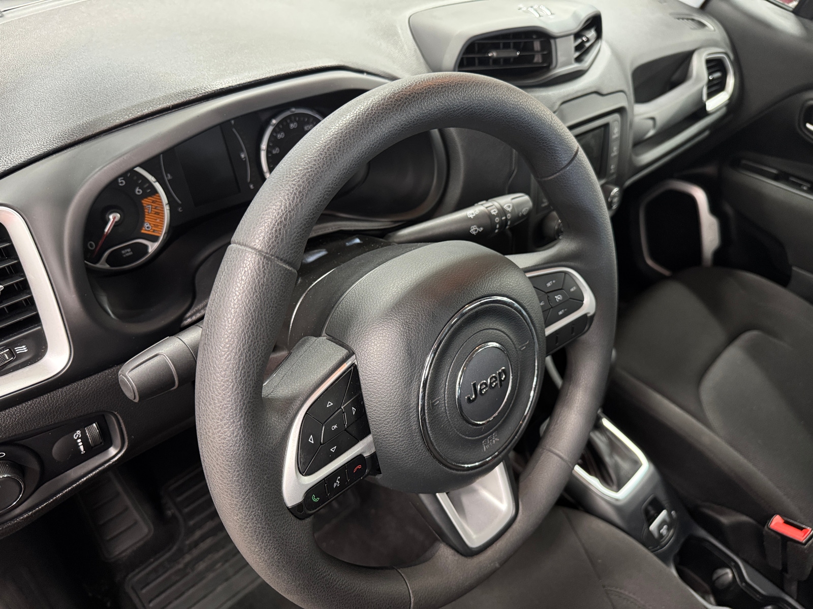 Thumbnail: 2020 Jeep Renegade - 3