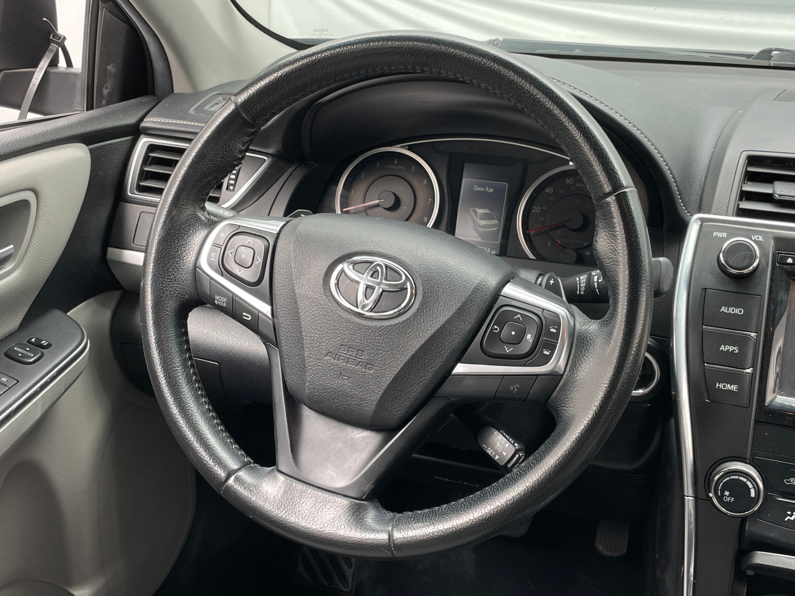 Thumbnail: 2016 Toyota Camry - 5