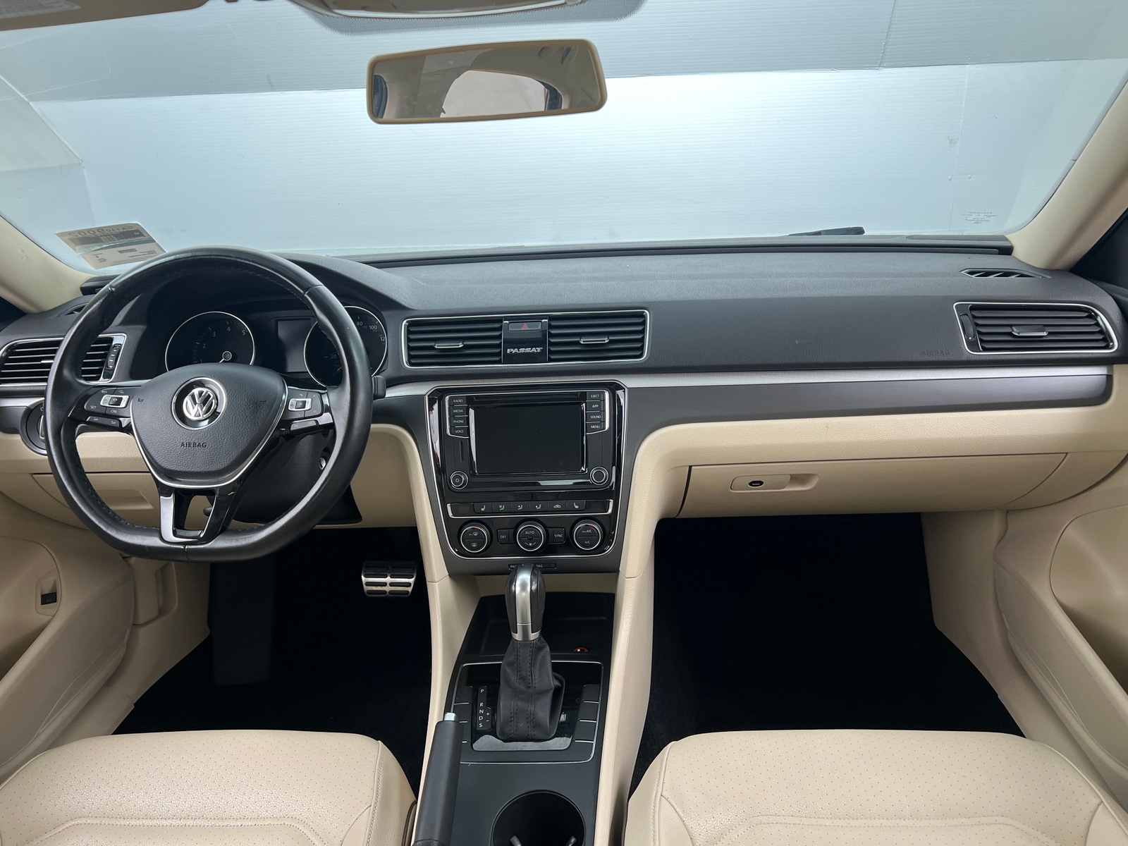Thumbnail: 2018 Volkswagen Passat - 3