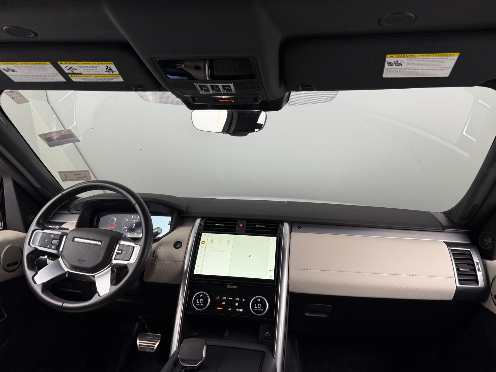 Thumbnail: 2022 Land Rover Discovery - 3