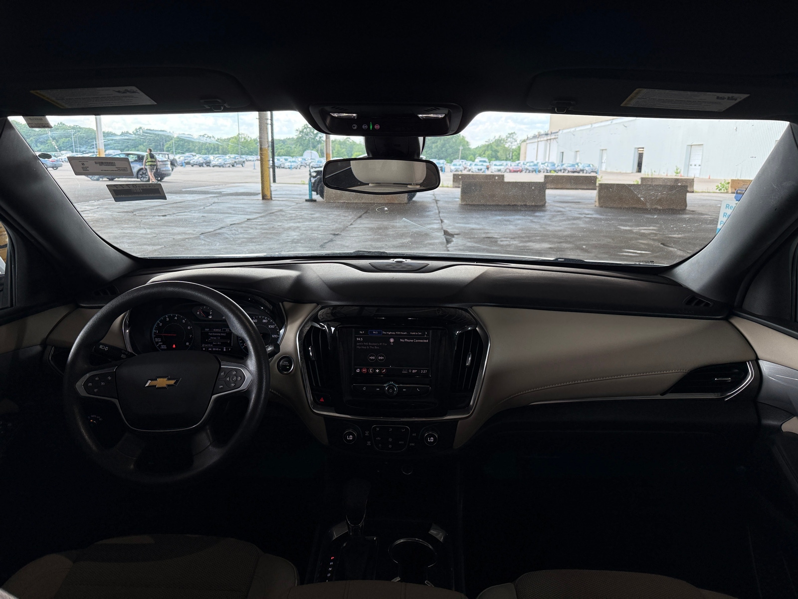 Thumbnail: 2022 Chevrolet Traverse - 3