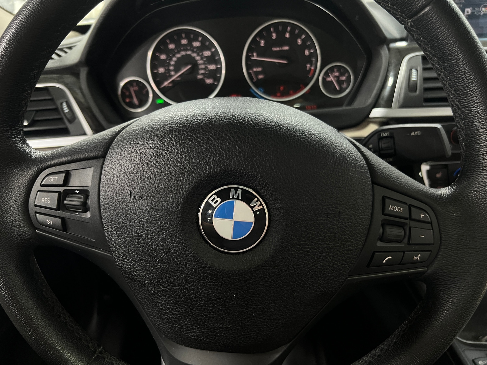 Thumbnail: 2018 BMW 3 Series - 4