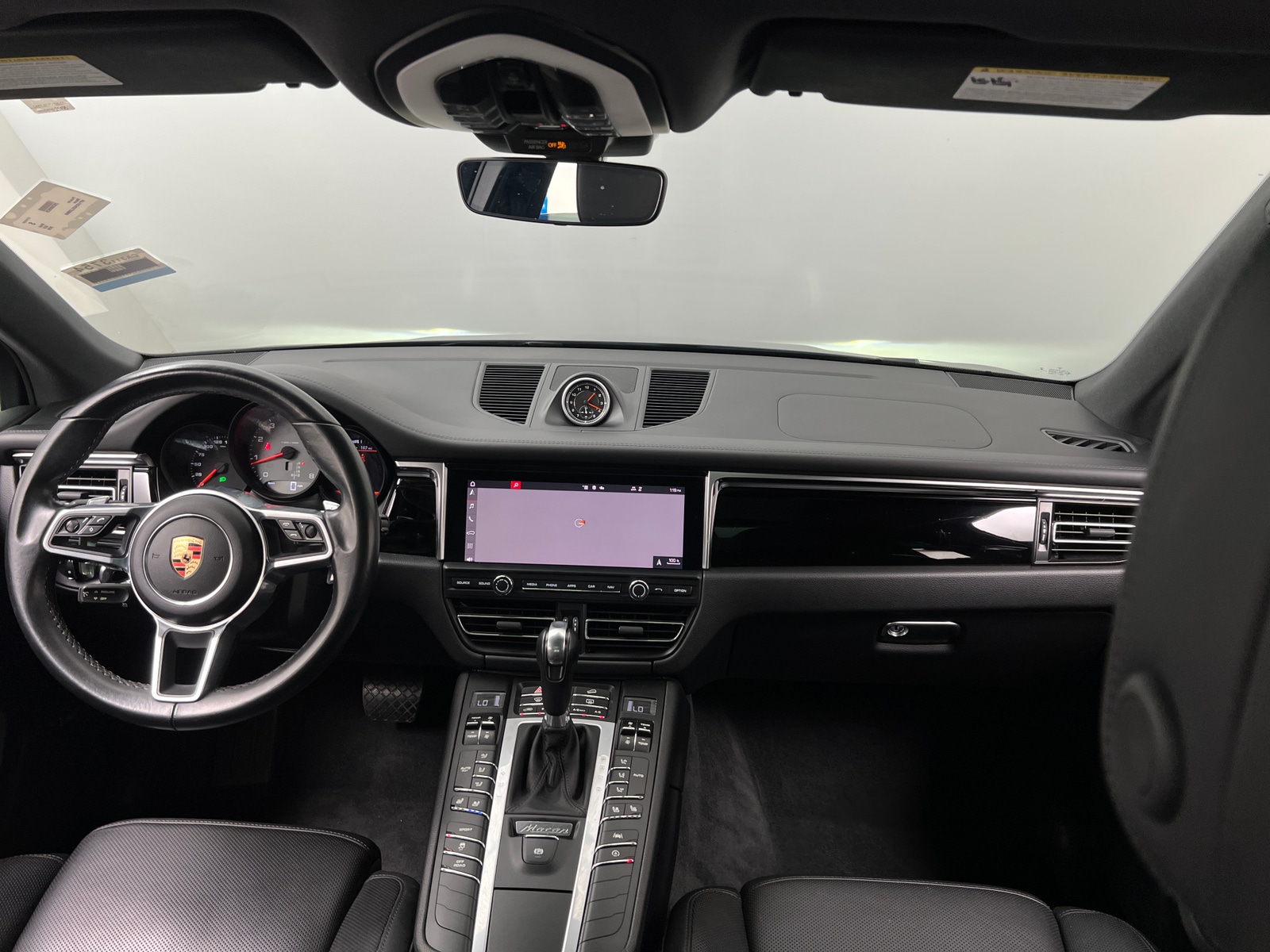 Thumbnail: 2020 Porsche Macan - 2