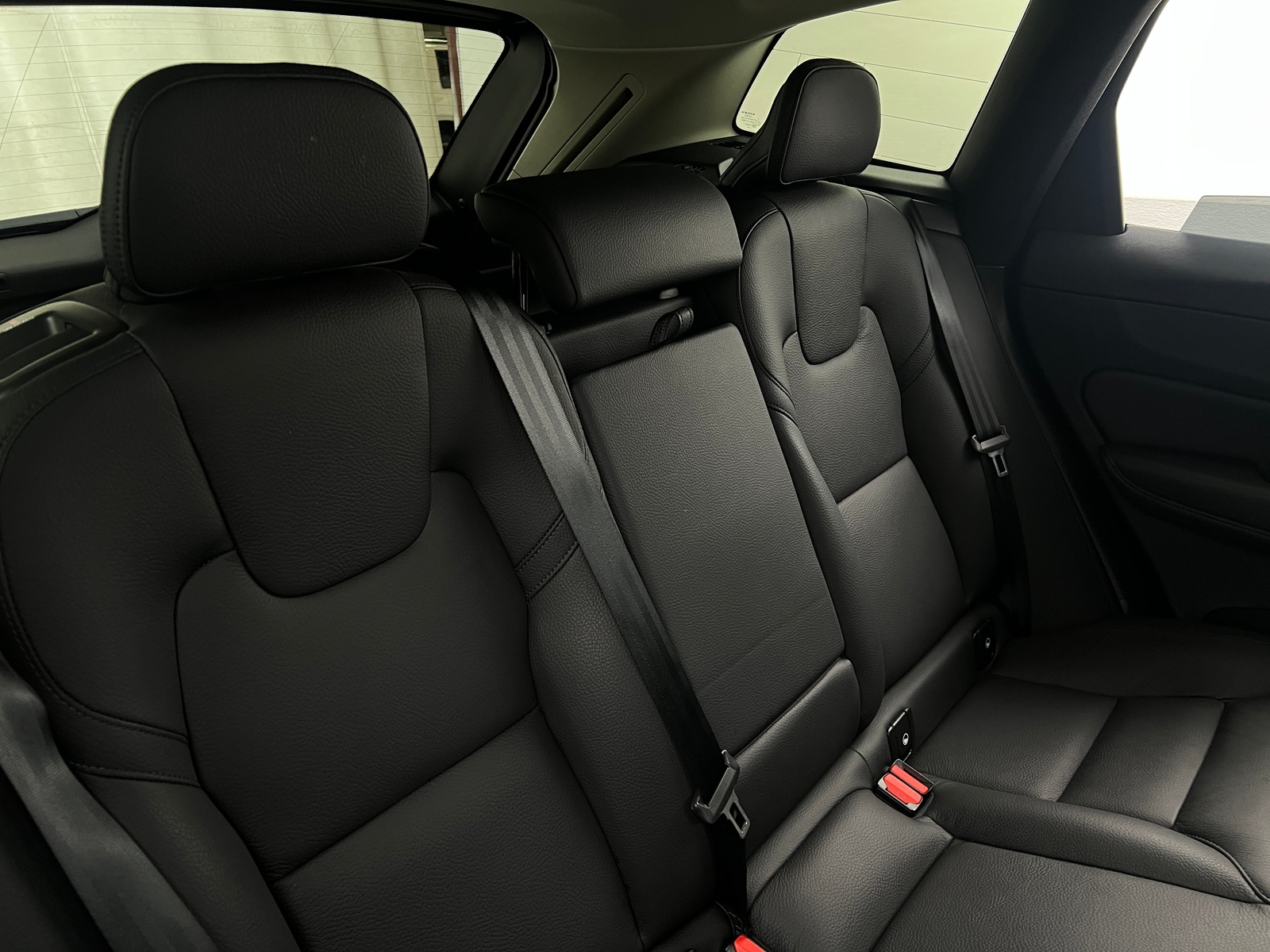 Thumbnail: 2025 Volvo XC60 - 5