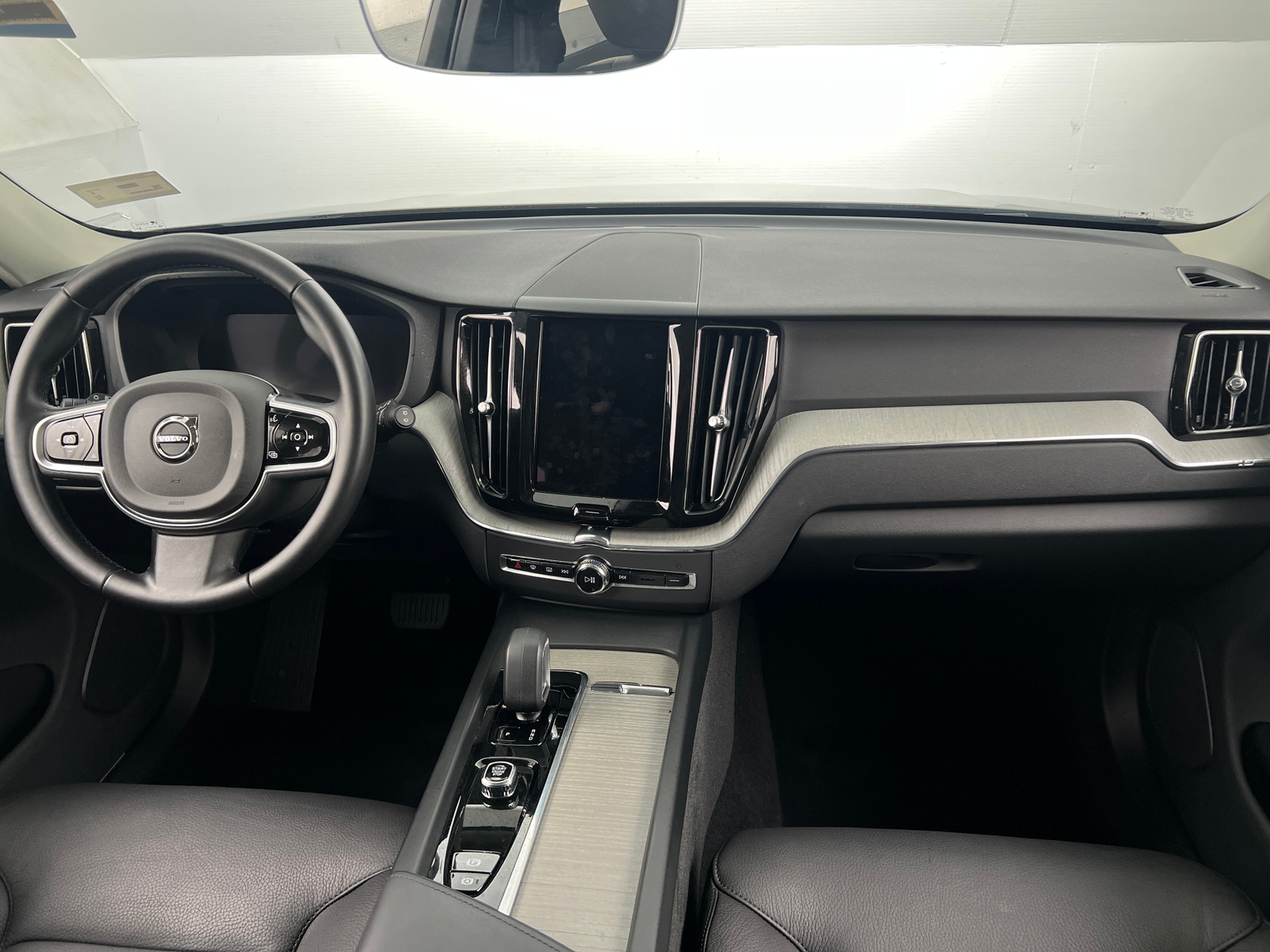 Thumbnail: 2025 Volvo XC60 - 2