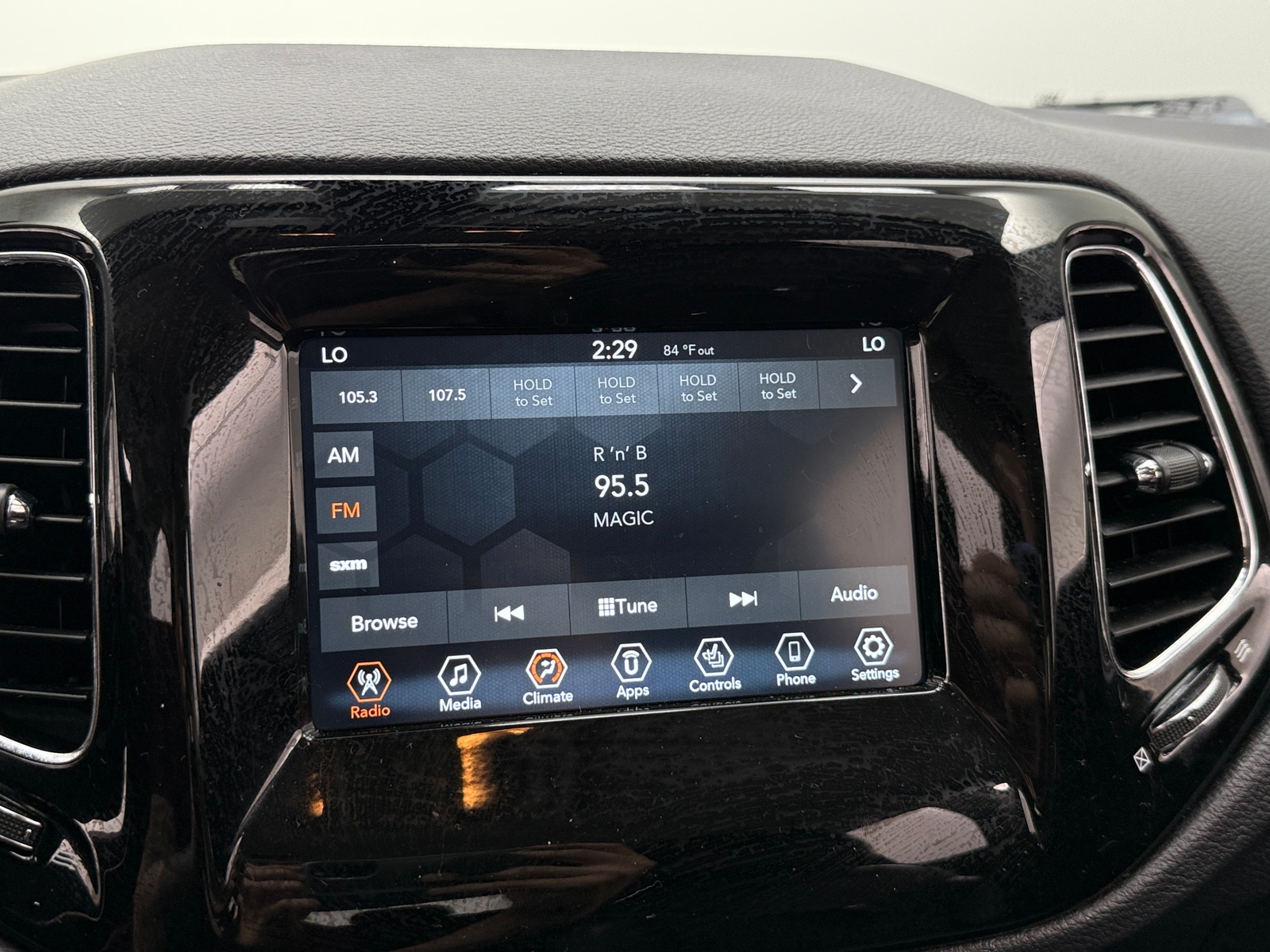 Thumbnail: 2019 Jeep Compass - 3