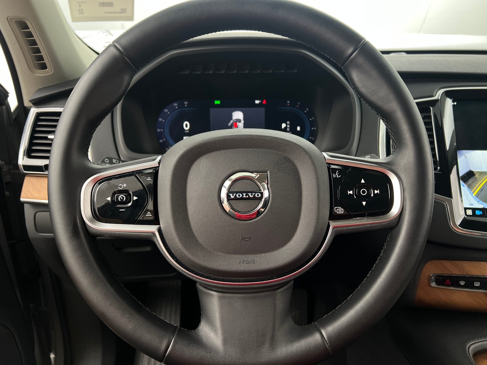 Thumbnail: 2025 Volvo XC90 - 4