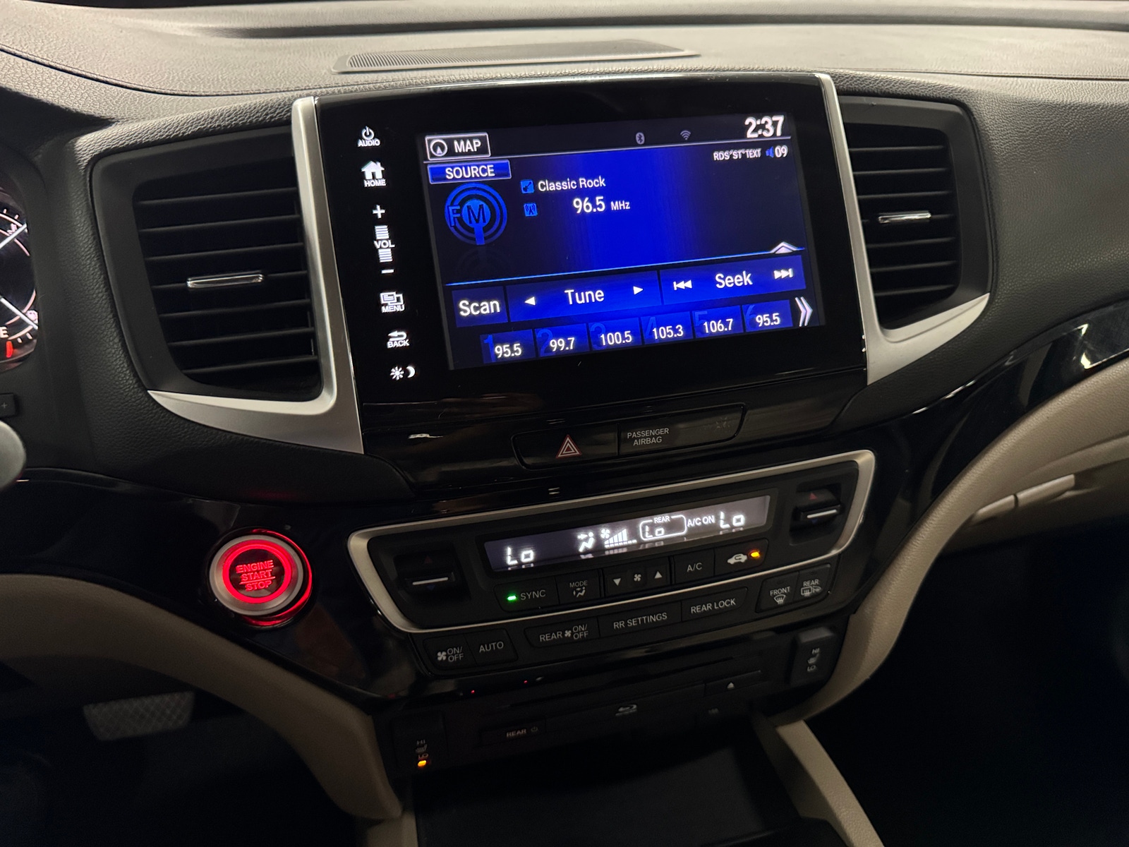 Thumbnail: 2017 Honda Pilot - 3