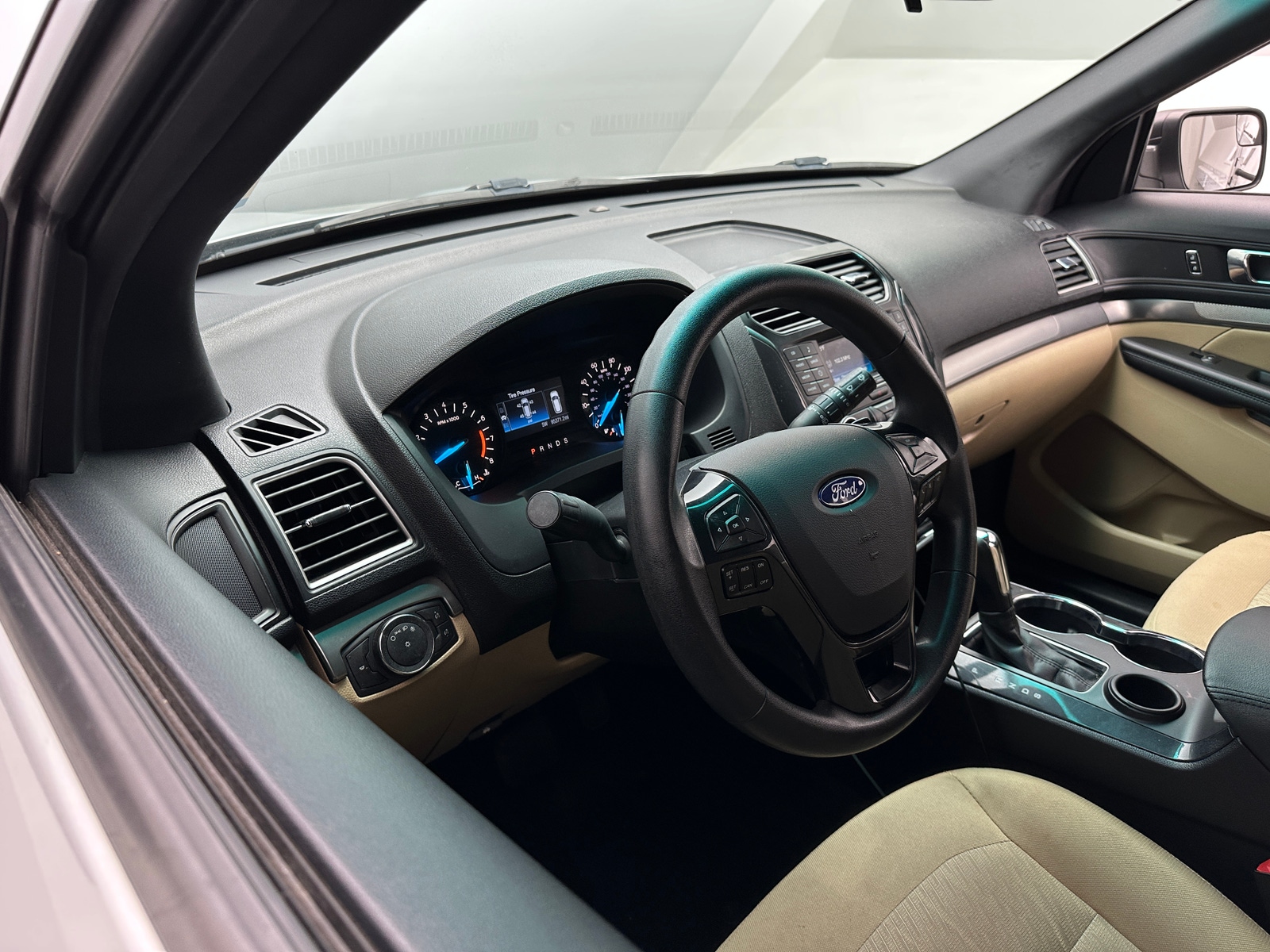 Thumbnail: 2016 Ford Explorer - 3