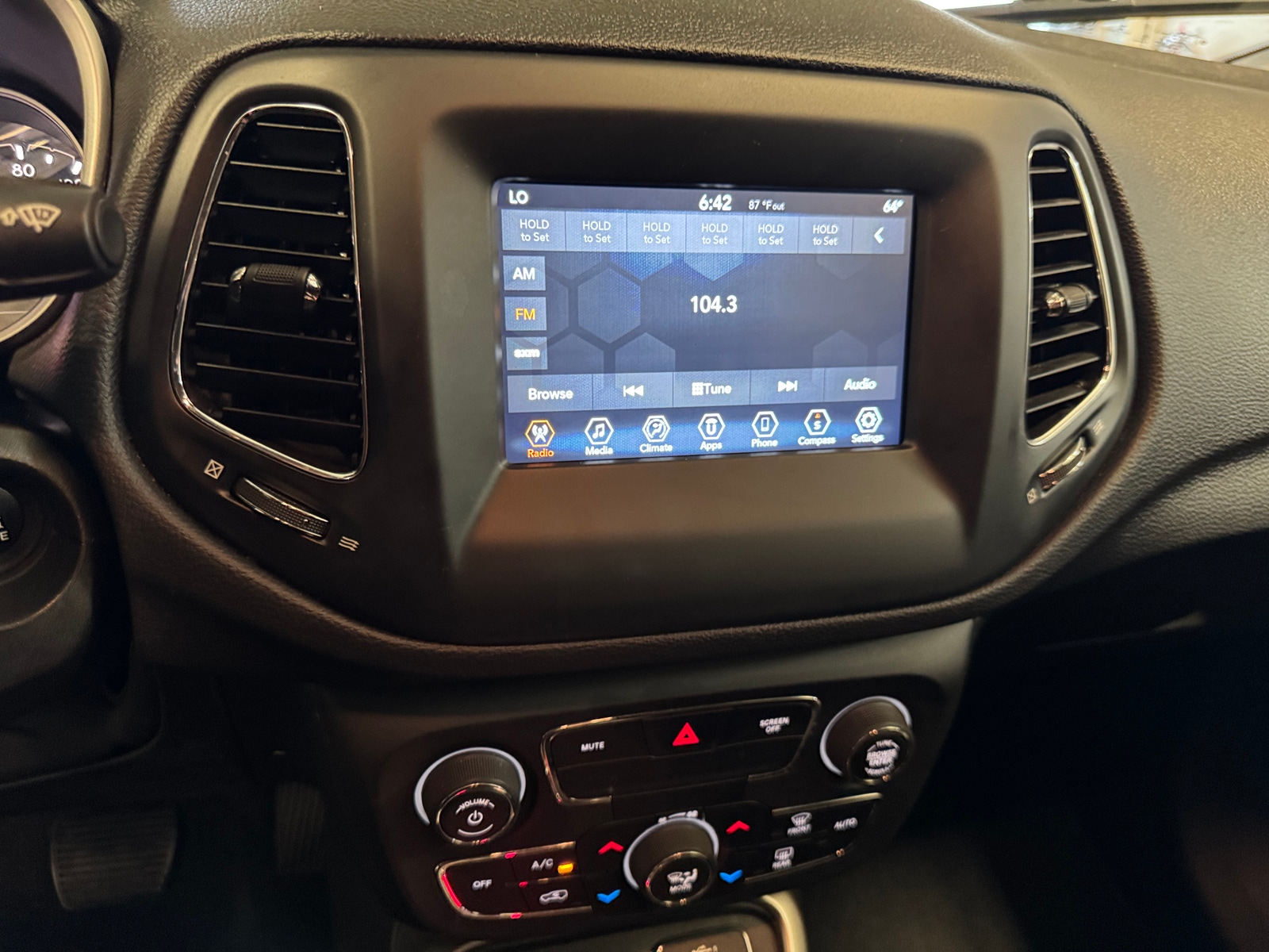 Thumbnail: 2019 Jeep Compass - 4
