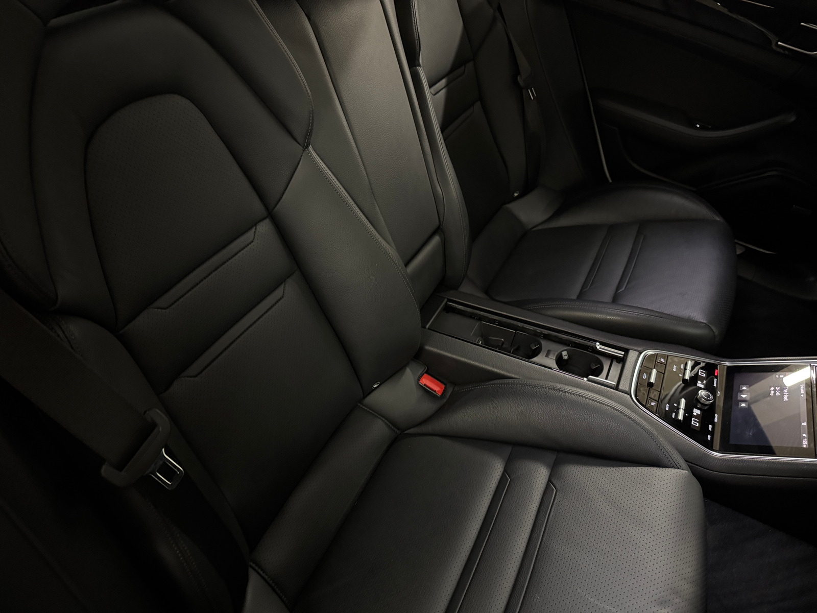 Thumbnail: 2018 Porsche Panamera - 5