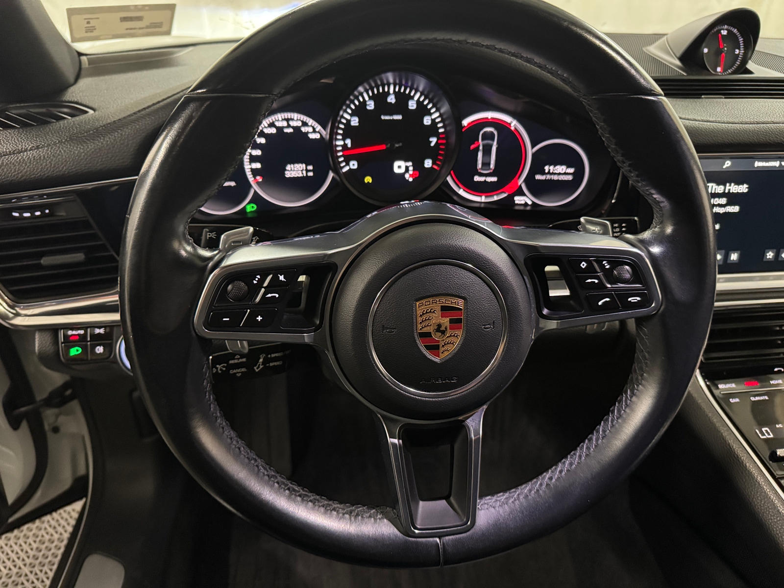 Thumbnail: 2018 Porsche Panamera - 4