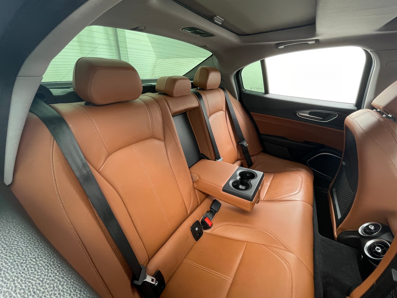 Thumbnail: 2019 Alfa Romeo Giulia - 5