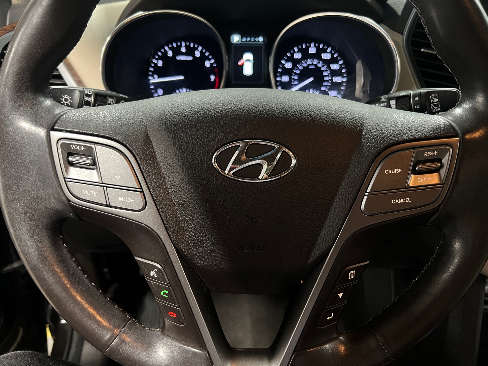 Thumbnail: 2017 Hyundai Santa Fe - 4