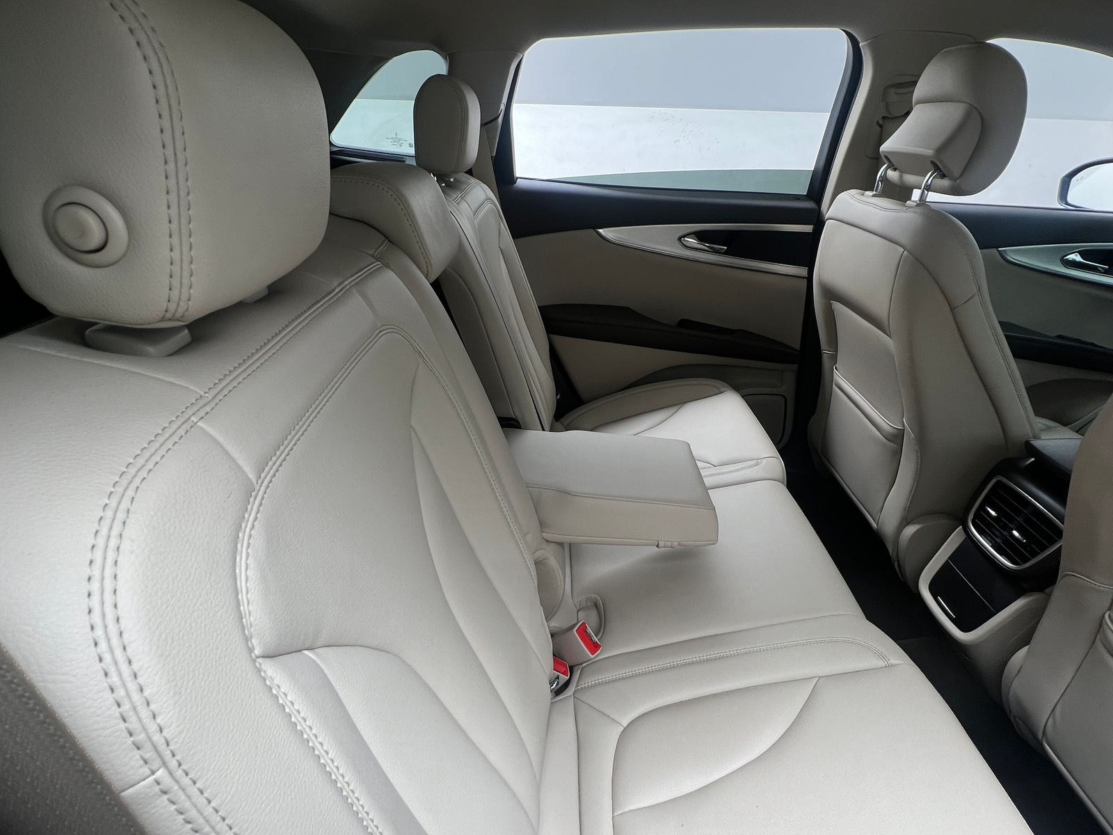 Thumbnail: 2019 Lincoln Nautilus - 5