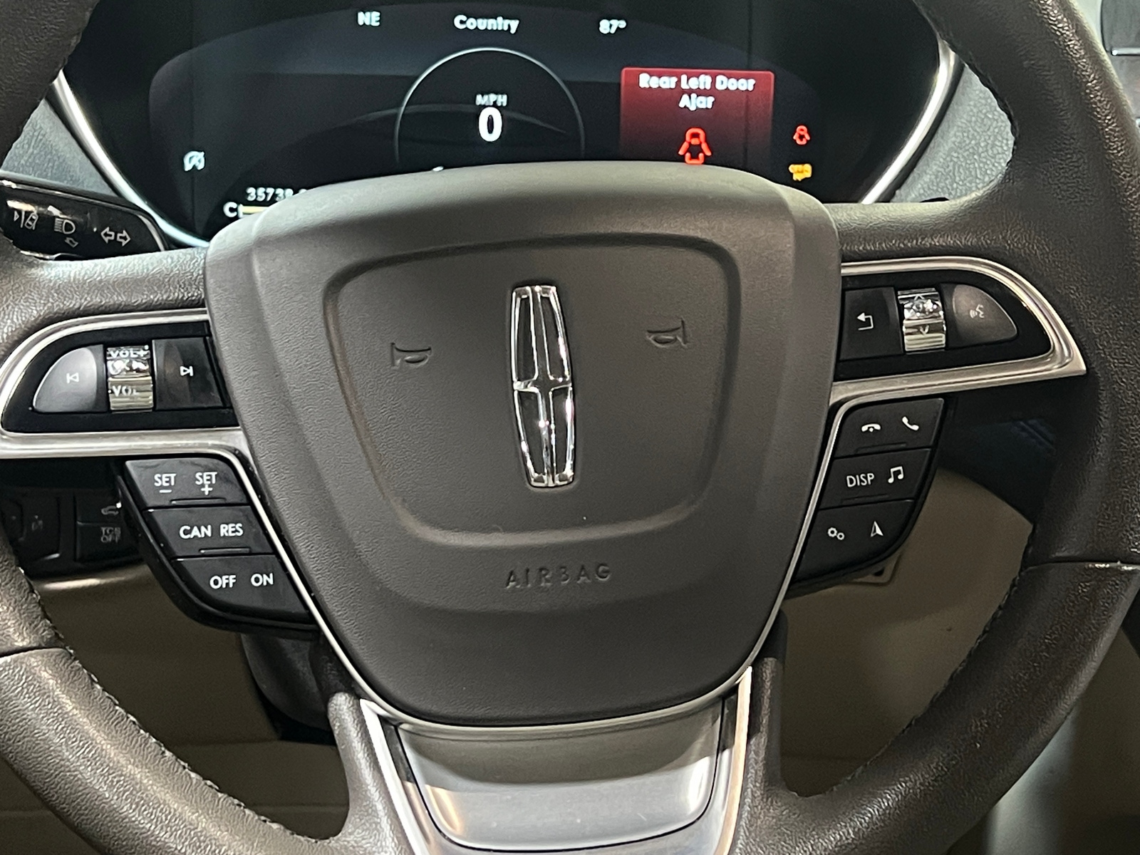 Thumbnail: 2019 Lincoln Nautilus - 4