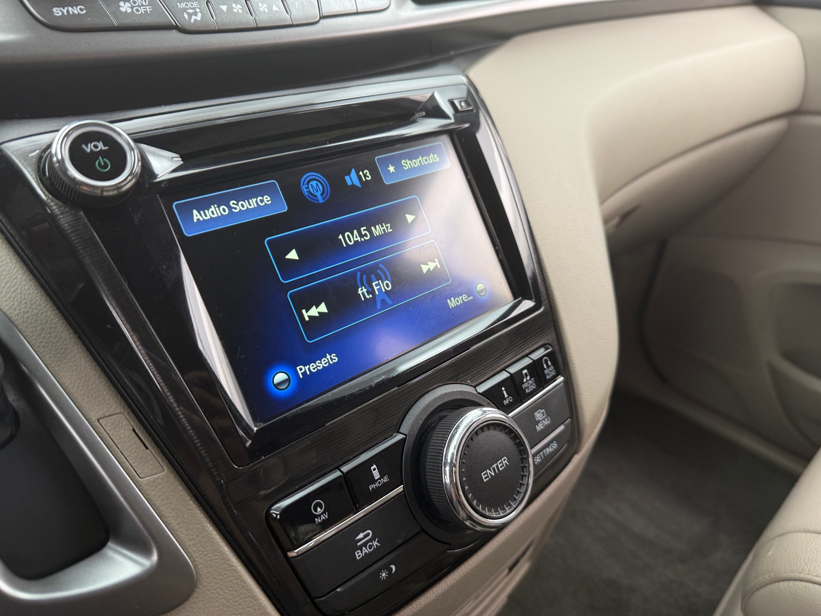 Thumbnail: 2015 Honda Odyssey - 3