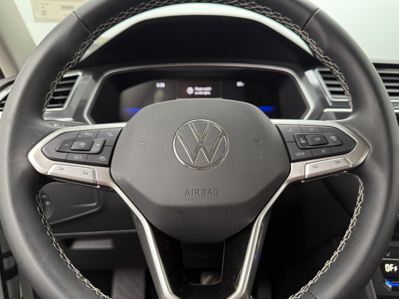 Thumbnail: 2024 Volkswagen Tiguan - 4