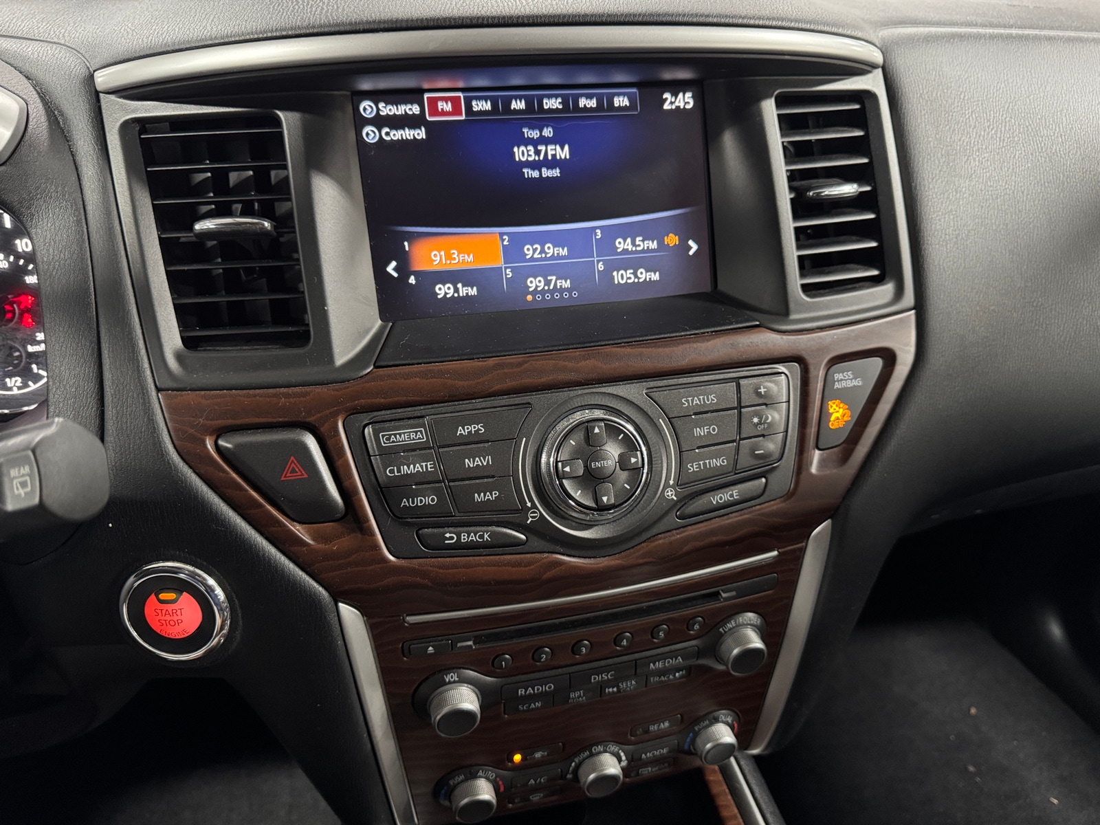 Thumbnail: 2017 Nissan Pathfinder - 3