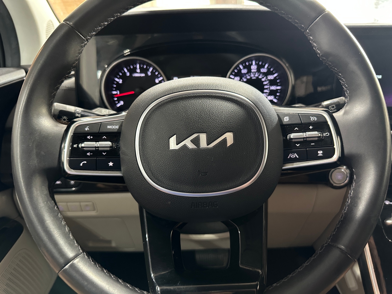 Thumbnail: 2024 Kia Carnival - 4