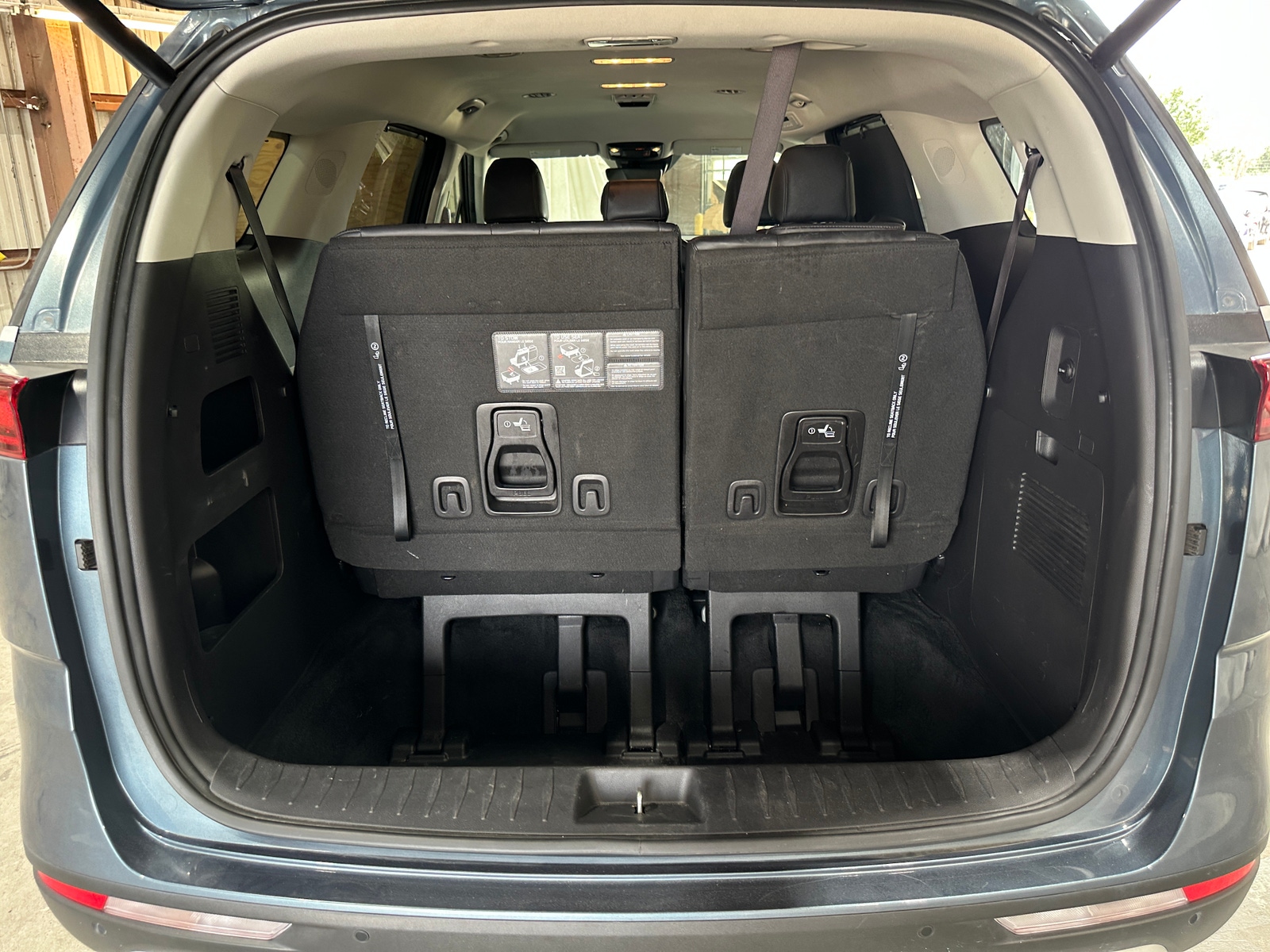 Thumbnail: 2024 Kia Carnival - 6