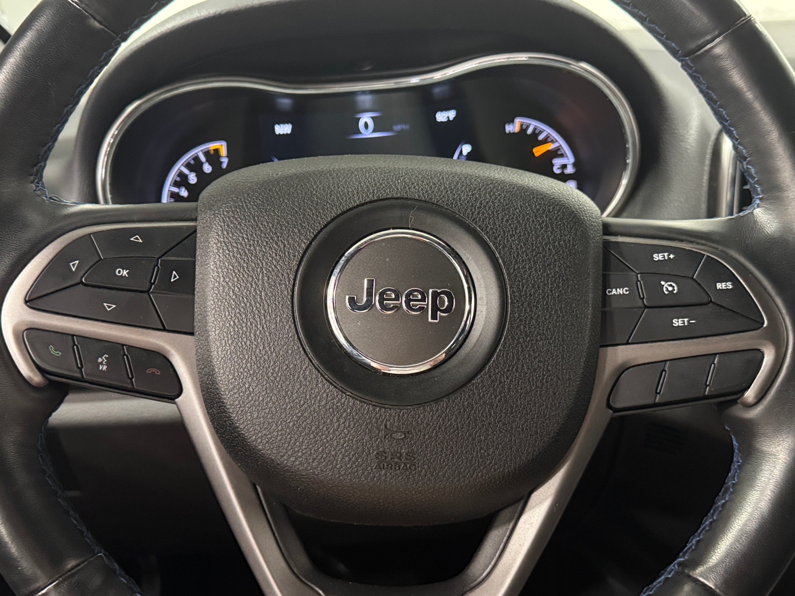 Thumbnail: 2018 Jeep Grand Cherokee - 5