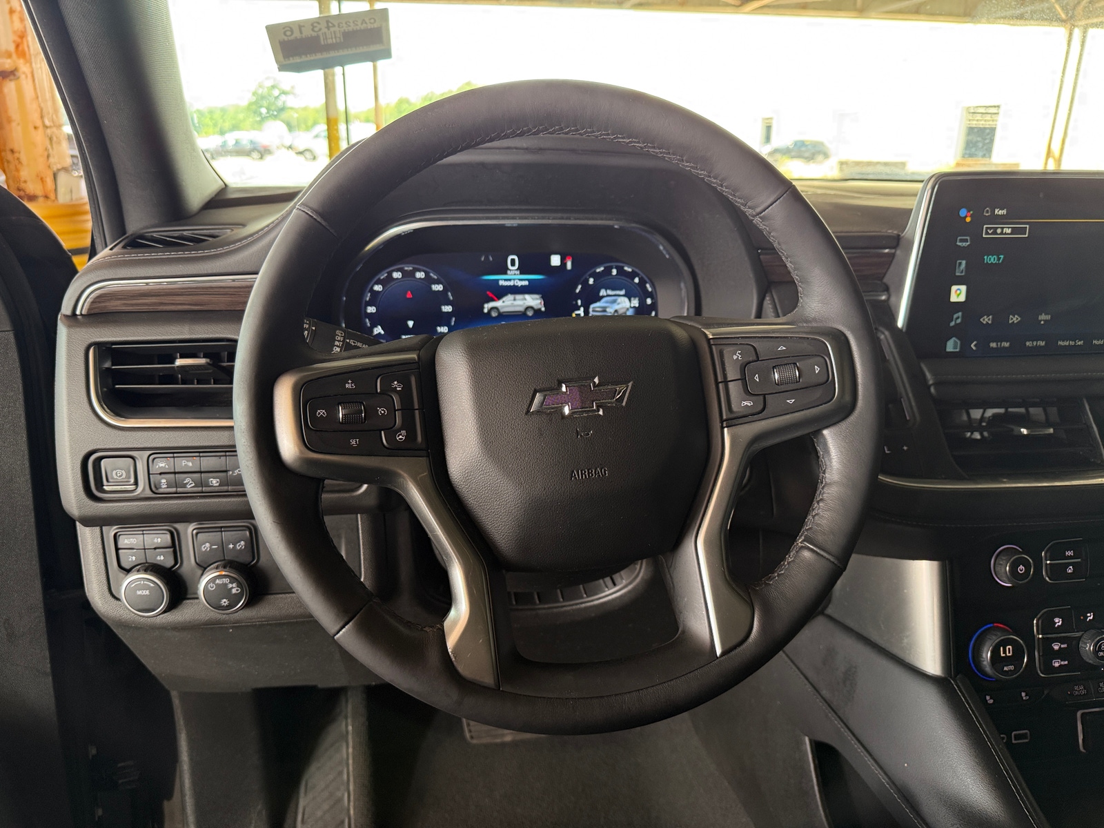 Thumbnail: 2022 Chevrolet Suburban - 4