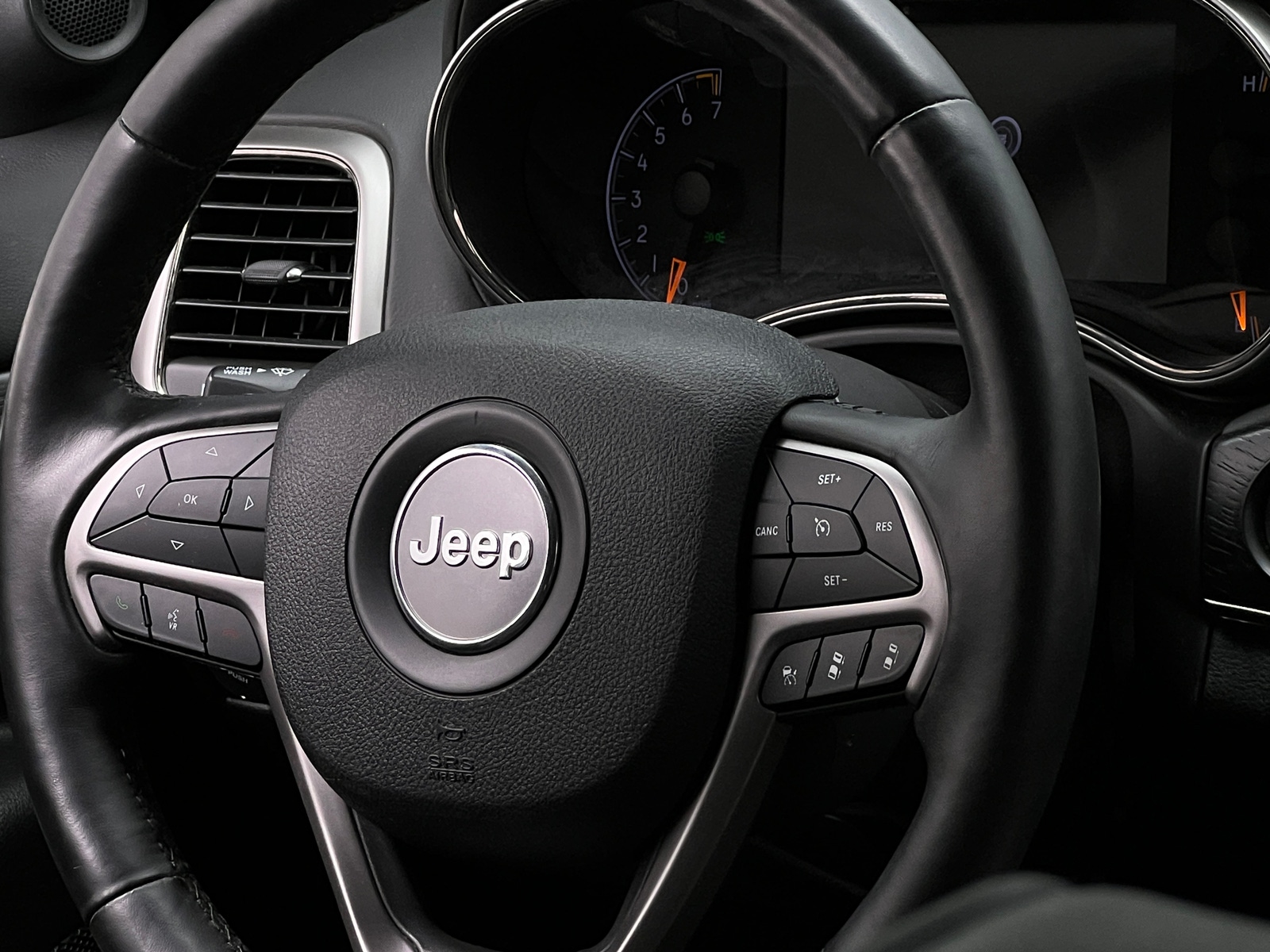 Thumbnail: 2018 Jeep Grand Cherokee - 4