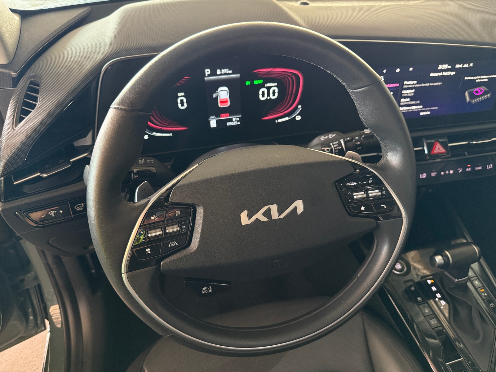 Thumbnail: 2023 Kia Niro - 4