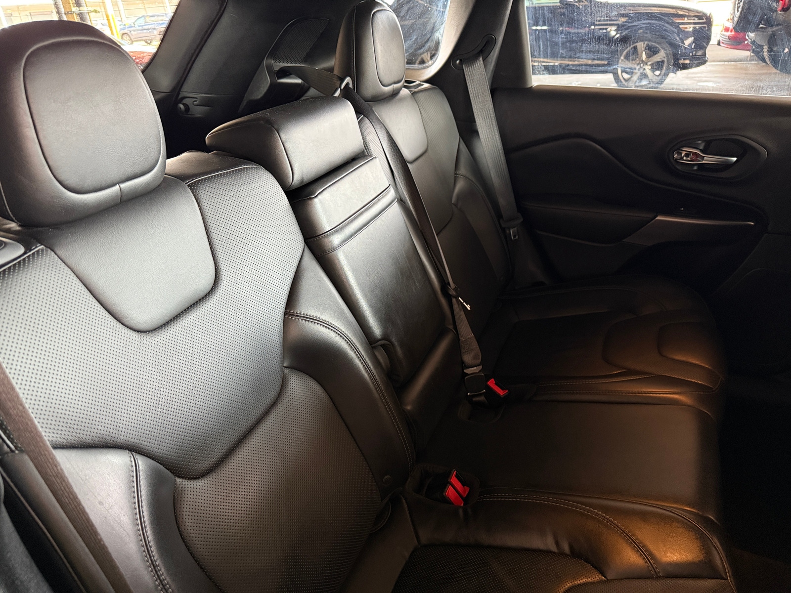 Thumbnail: 2019 Jeep Cherokee - 5